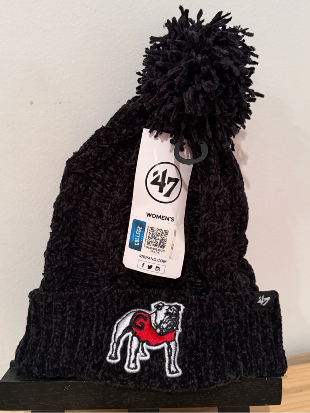 47 Women’s Black Pom Beanie with UGA Bulldog Patch